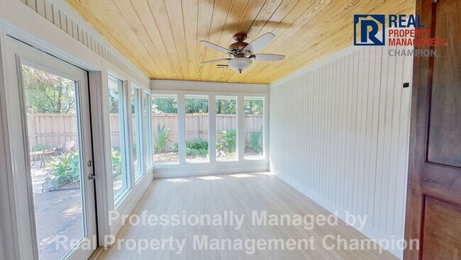 Building Photo - 3 BD/2.5 BA Home in MacCumber Terrace Neighborhood Minutes from Wrightsville Beach