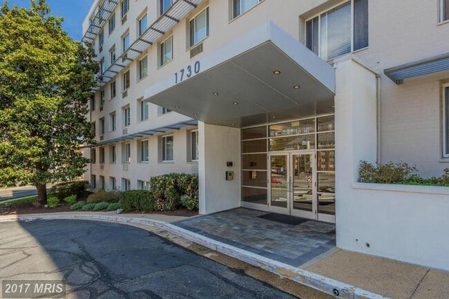 Building Photo - 1730 Arlington Blvd