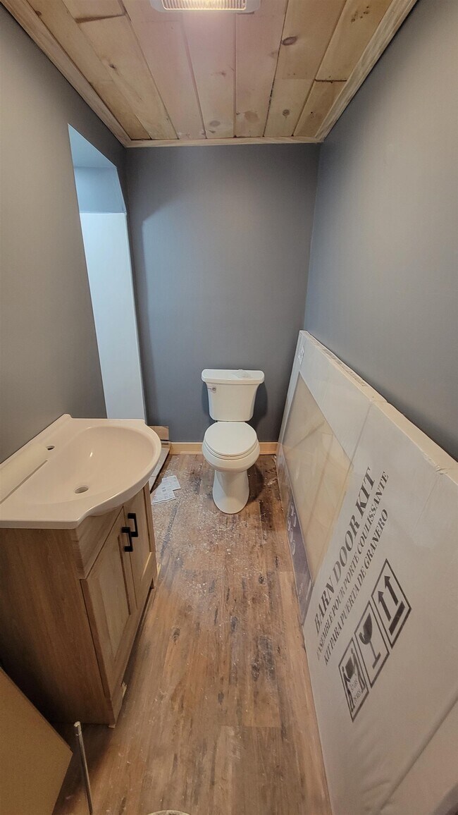 Building Photo - 1322 New Hampshire Rte 175