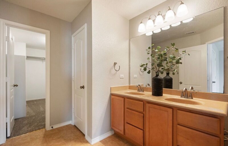 Building Photo - 14035 Tramonto Hill