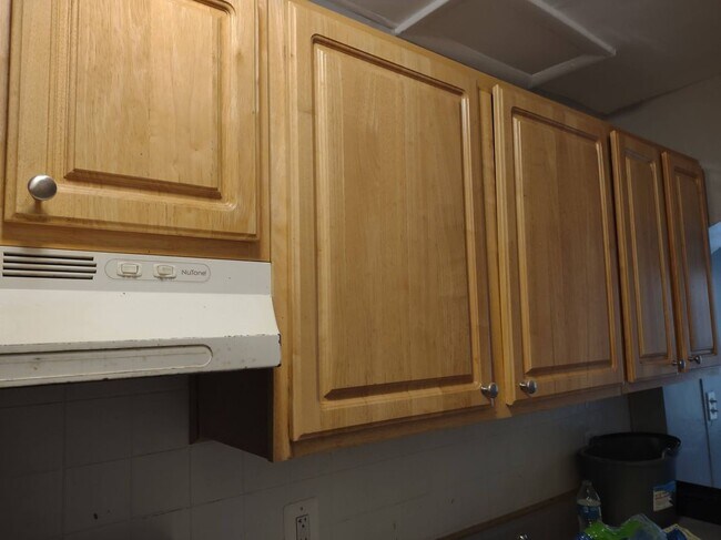 Building Photo - 5028 Chalgrove Ave