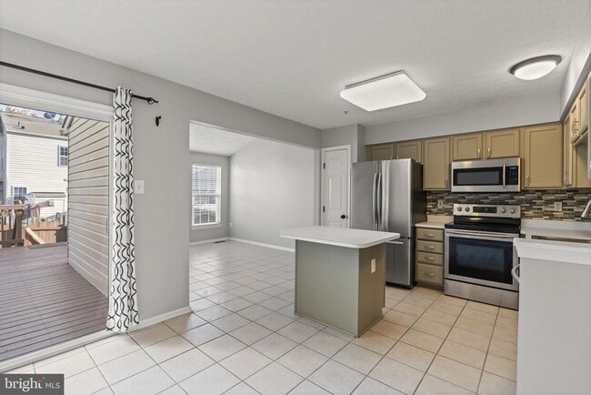 Building Photo - 5030 Finsbury Rd