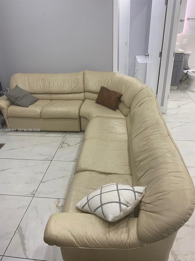 Building Photo - 2242 Polk St