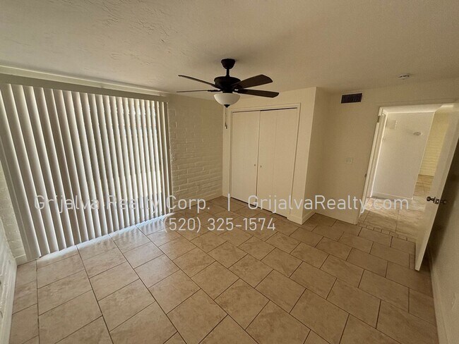 Building Photo - 3648 E Blacklidge Dr