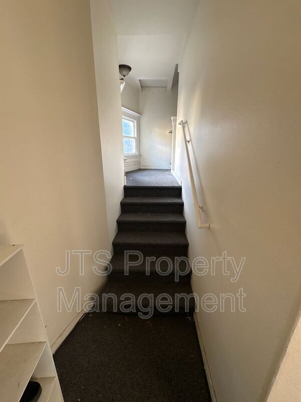 Building Photo - 1717 H St