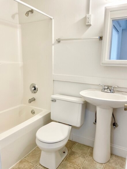 Primary Photo - 803 W Edwards St