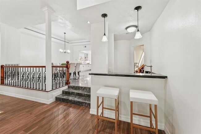 Building Photo - 12013 Naughton St
