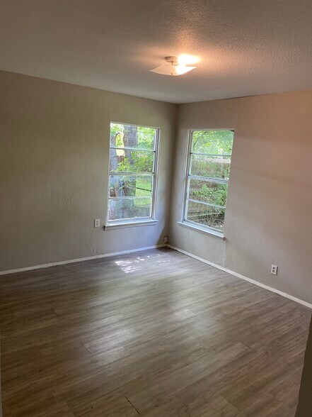 Building Photo - 4318 Wild Oak Dr