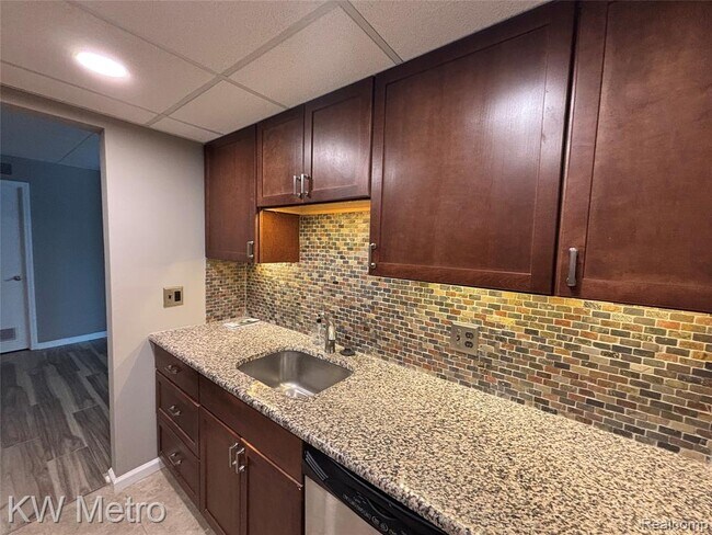 Building Photo - 18236 University Park Dr