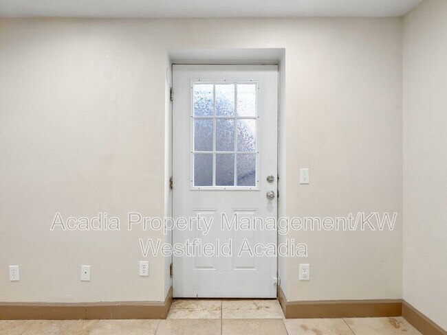 Building Photo - 25 E 2250 N