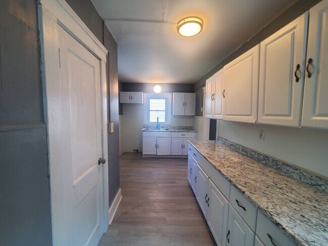 Building Photo - 3118 W 97th St