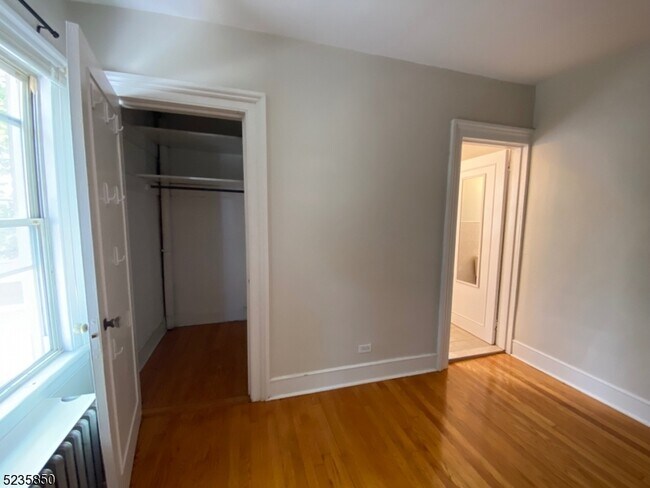 Building Photo - 316 Claremont Ave