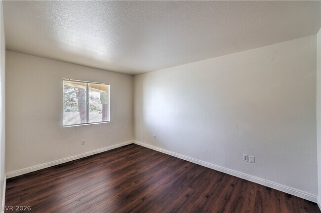 Building Photo - 7885 W Flamingo Rd