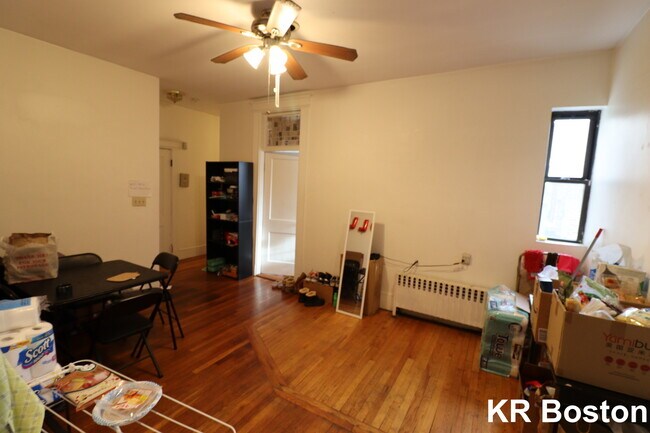 Primary Photo - 1266 Commonwealth Avenue