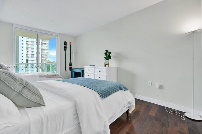 Building Photo - 150 Sunny Isles Blvd