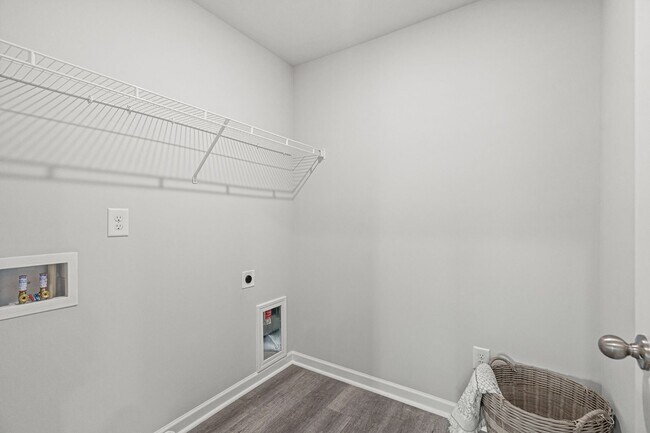 Building Photo - 3027 Dole Dr SW