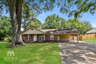 Building Photo - 8210 Danbury Cove
