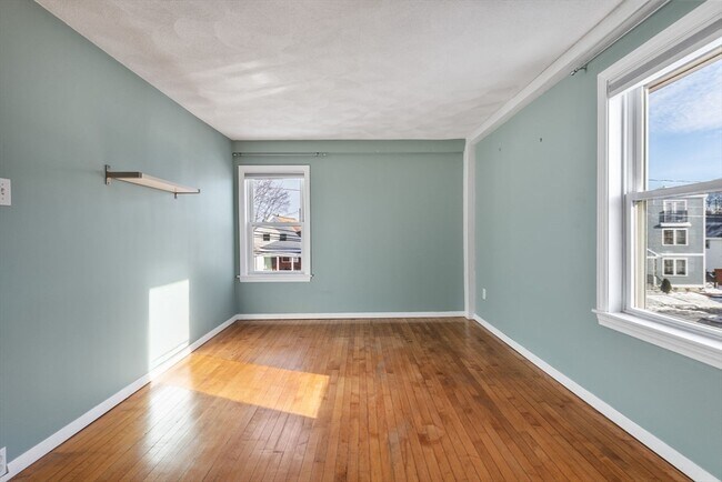 Building Photo - 12 Wright St