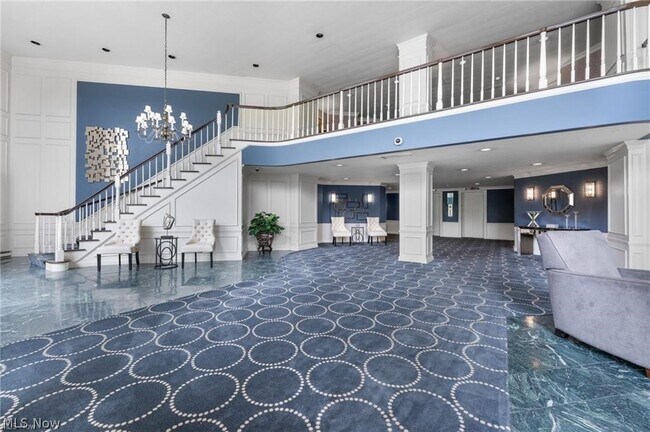 Building Photo - 2112 Acacia Park Dr