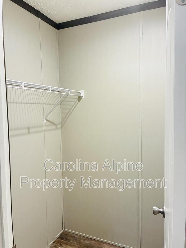 Building Photo - 315 Starling Ln