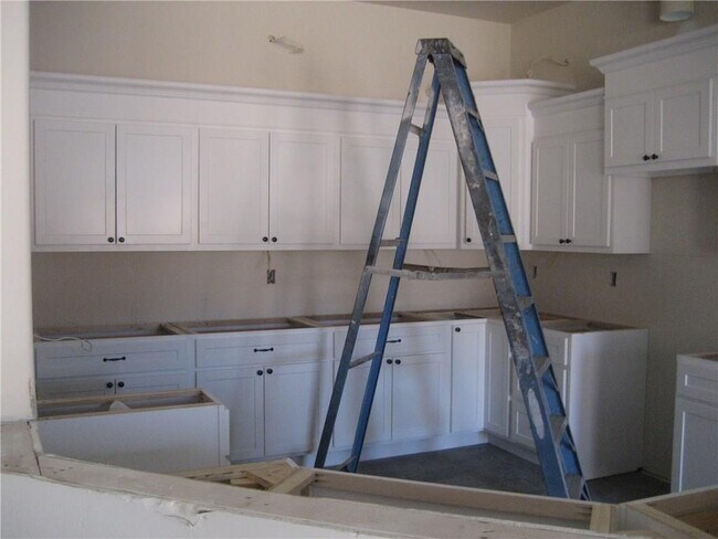 Building Photo - 2433 Santa Monica St