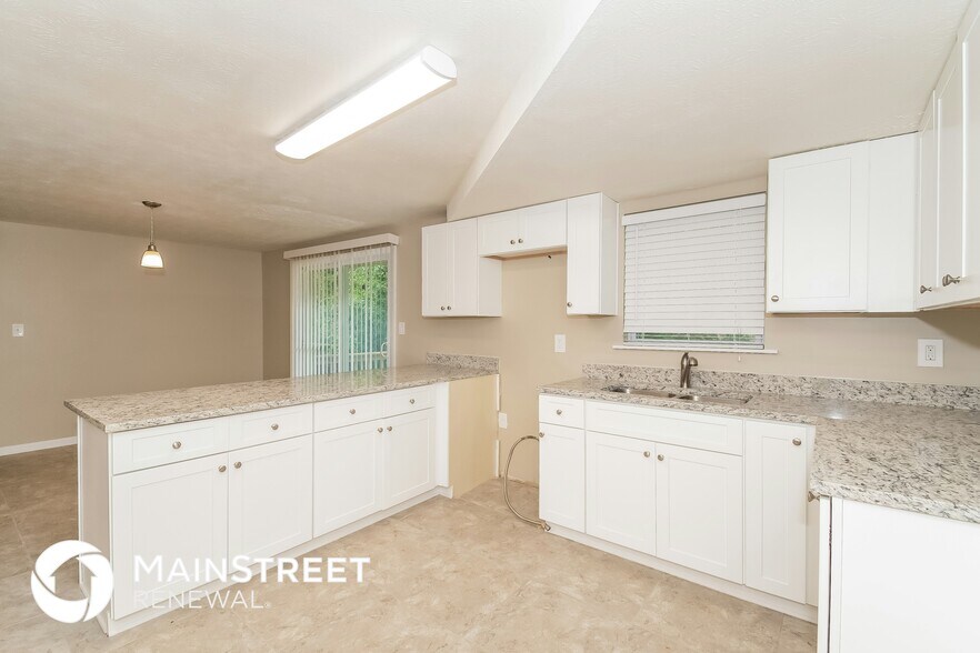 Building Photo - 6200 King Arthur Dr