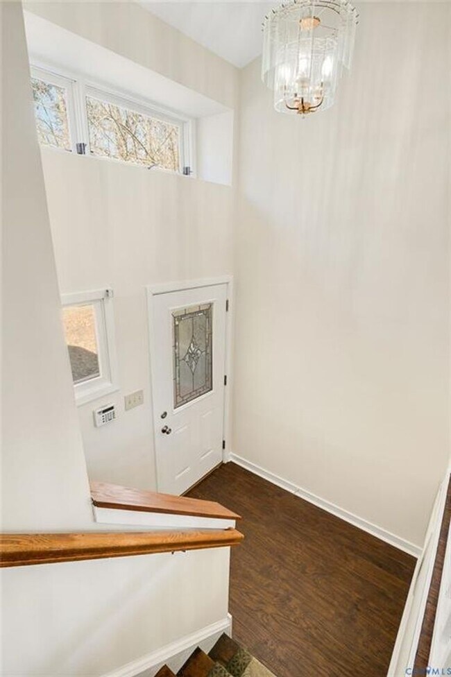 Building Photo - Convenient Midlothian Lucks Lane area on the water!
