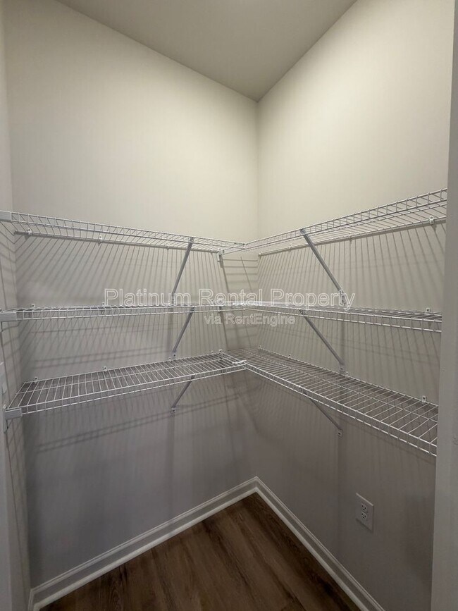 Building Photo - 46 Rustin Rdg