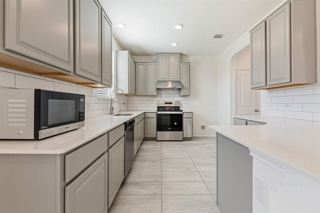 Building Photo - 365 Rocroi Dr