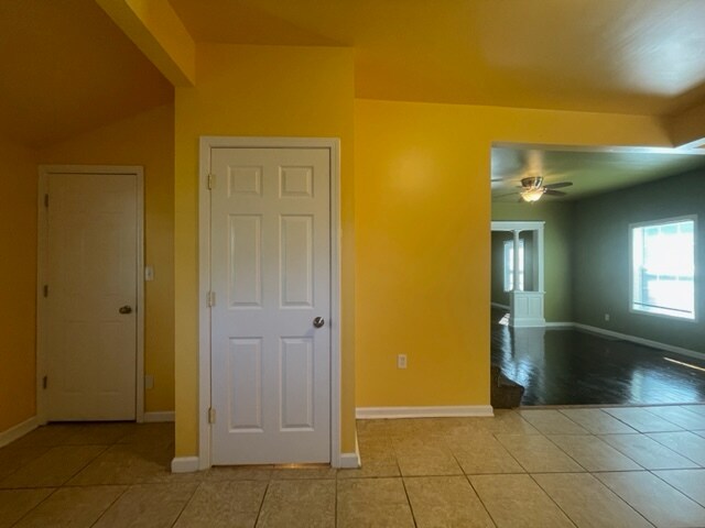 Building Photo - 411 Studebaker St