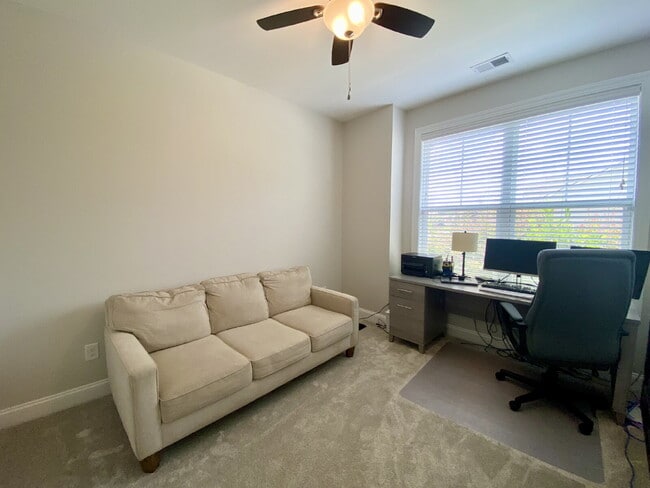 Building Photo - Ranch Style, Four Bedroom Home in Mill Creek!
