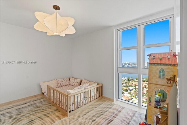 Building Photo - 18911 Collins Ave