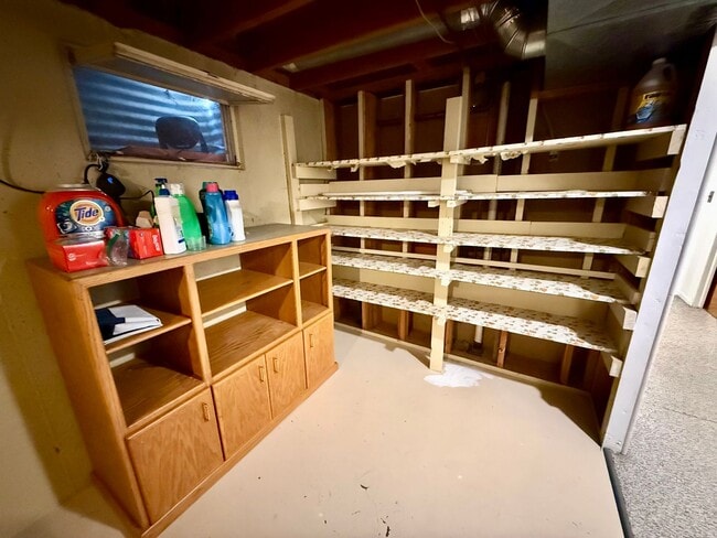 Building Photo - 104 Saranac Dr