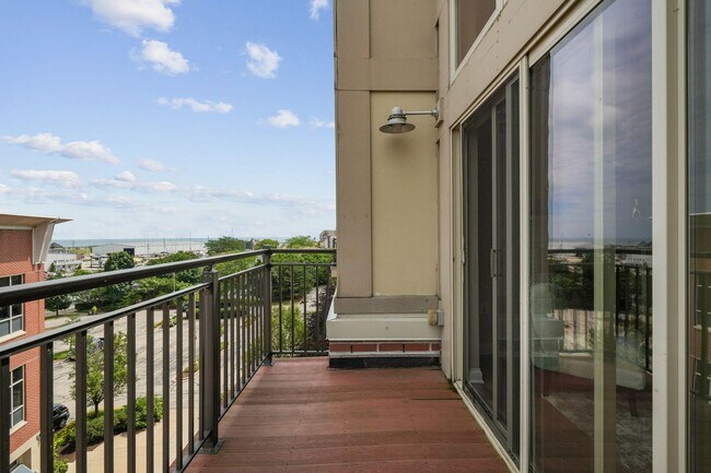 Building Photo - 141 Main St