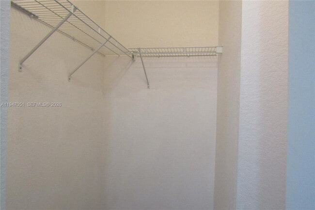 Building Photo - 1485 NE 33rd Rd