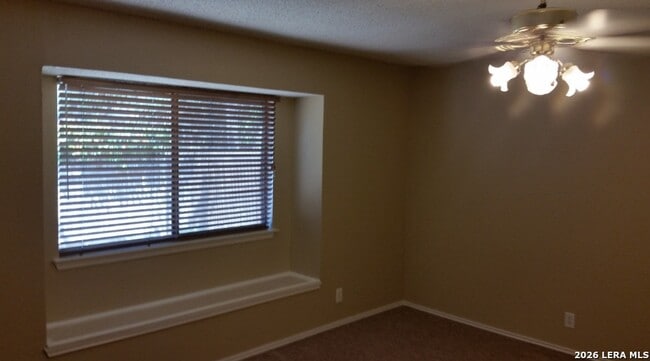 Building Photo - 1503 Kingsbridge