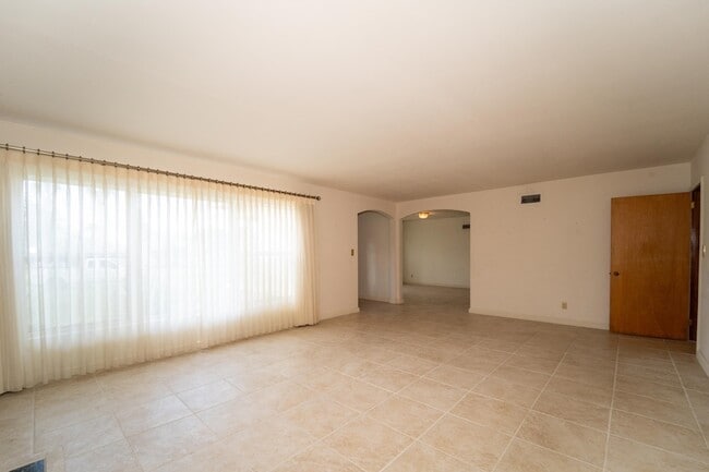 Building Photo - 61 Avista Cir