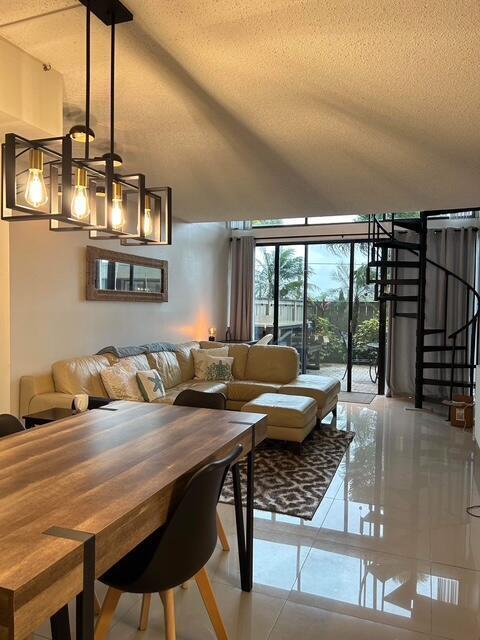 Building Photo - 1830 Embassy Dr