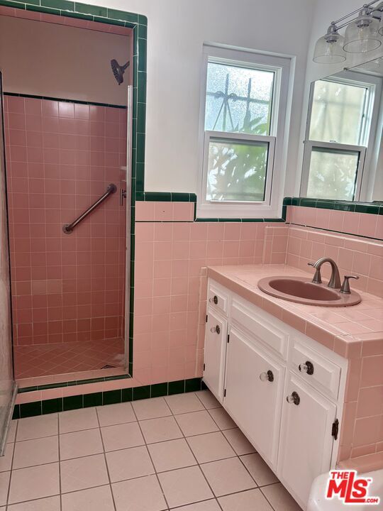 Building Photo - 333 N Detroit St