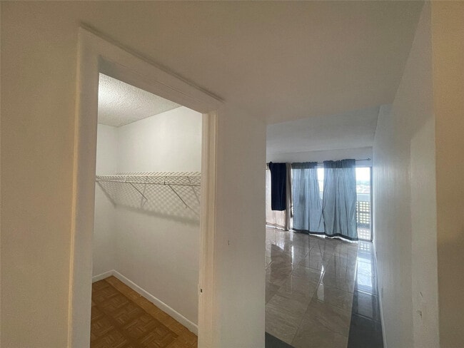 Building Photo - 3301 Spanish Moss Terrace