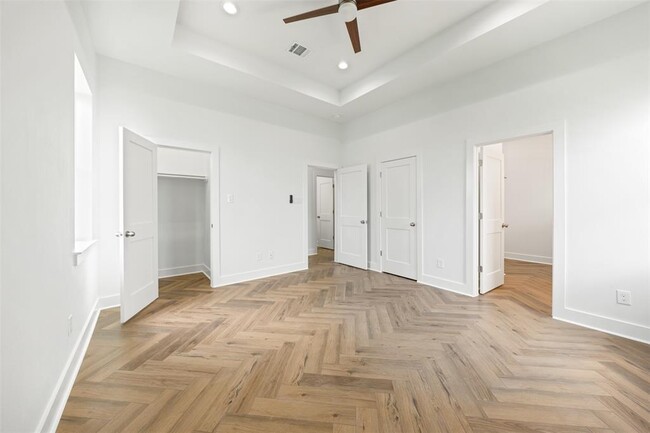 Building Photo - 23107 Miramar Dr