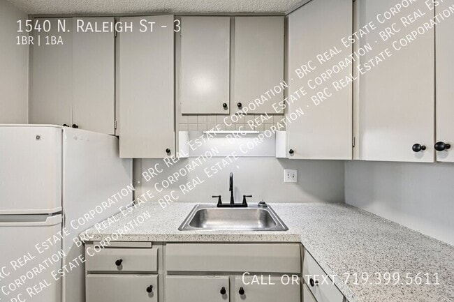 Building Photo - 1540 N Raleigh St