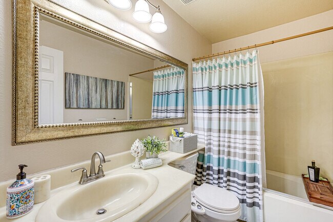Building Photo - 3121 Crestline Ct