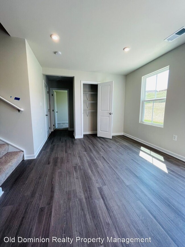 Building Photo - 4 br, 2.5 bath House - 2185 Tailor Drive