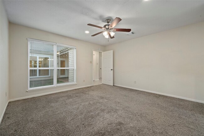 Building Photo - 12143 Stone W Dr