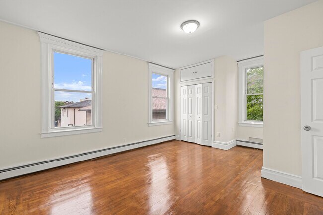Building Photo - 49 Leonard St