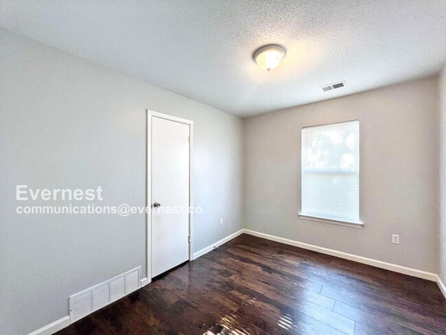 Building Photo - 4581 Fontaine Pl