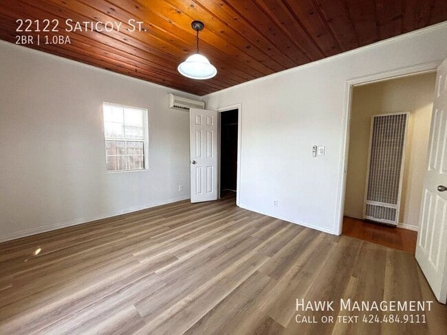 Building Photo - 22122 Saticoy St