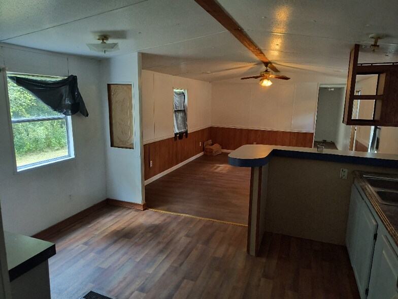 Building Photo - 1284 High Hills Ln