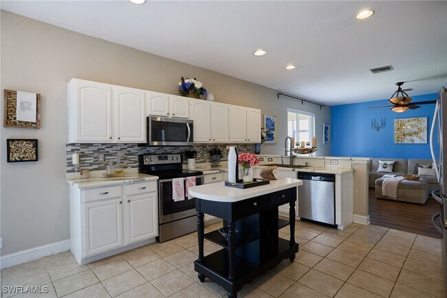 Building Photo - 2059 Willow Branch Dr